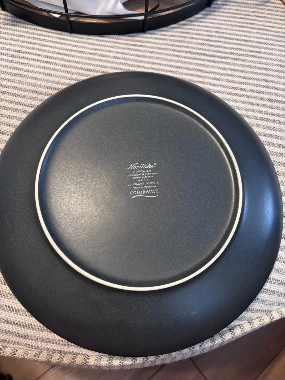Noritake Colorwave Graphite stoneware